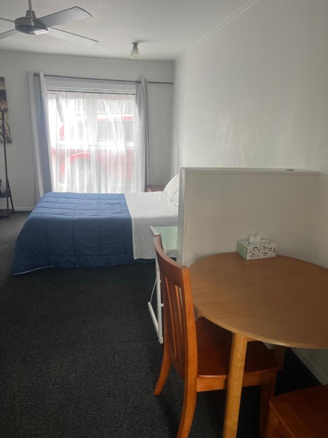K&R Orewa Homestay מראה חיצוני תמונה